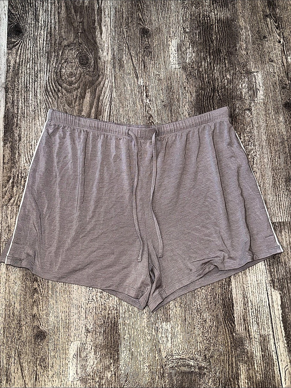 Barefoot Dreams Luxe Milk Jersey Piping Shorts Modal Lounge Shorts Gray Small